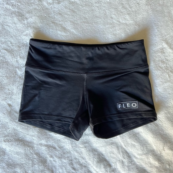 FLEO Black 3.25 Short - Picture 2 of 3